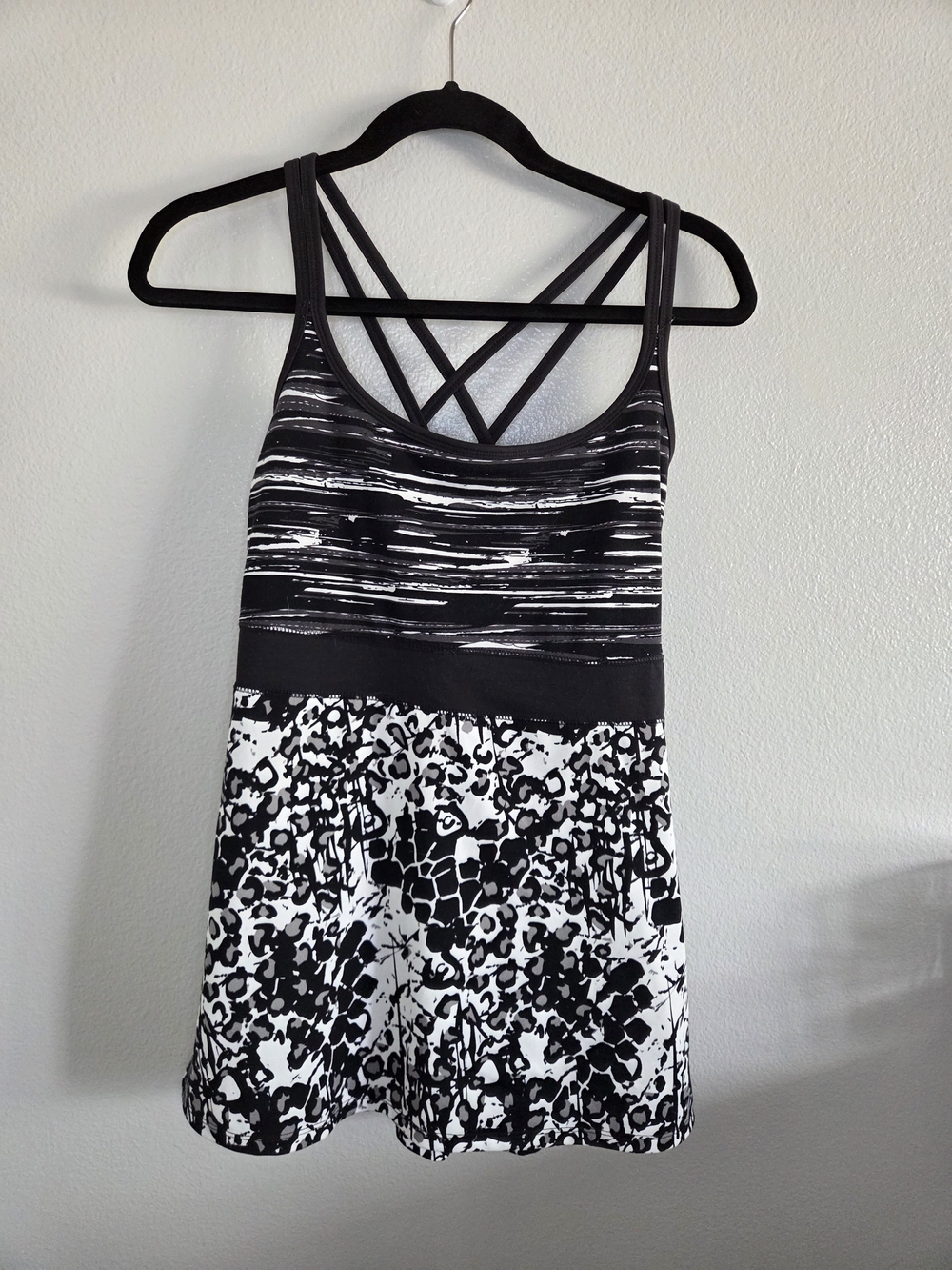 Soybu Black Strappy Athletic Tank Top